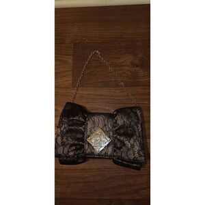 BCBG MAXAAZRIA  LACE BOW CLUTCH
